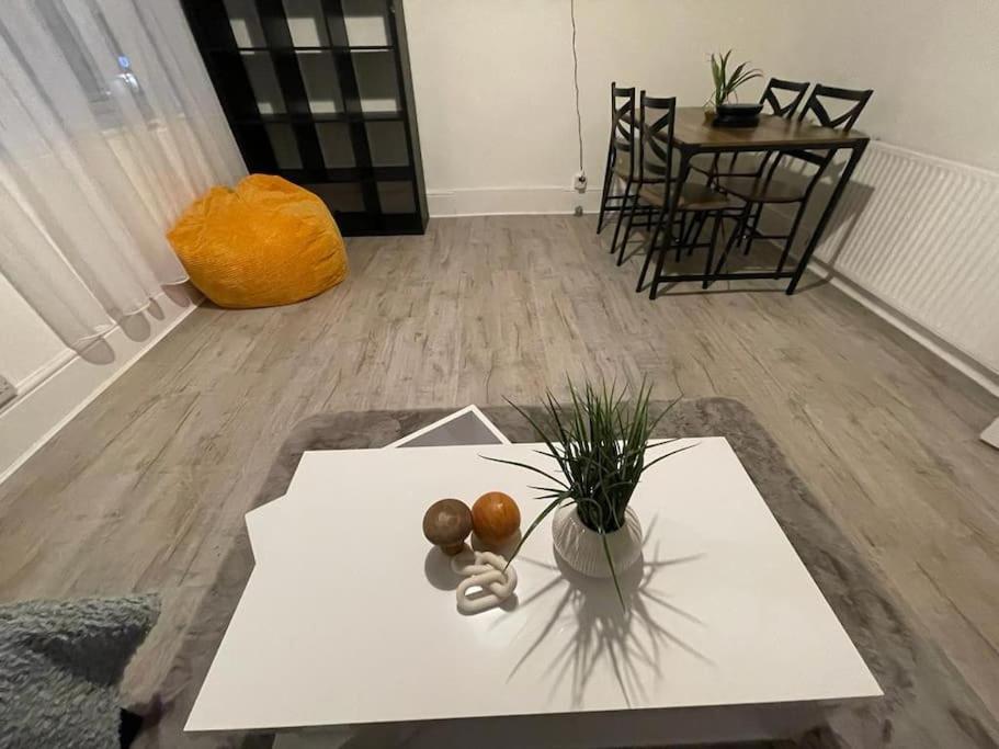 Stunning 2 Bedroom On Tower Bridge Londen Buitenkant foto