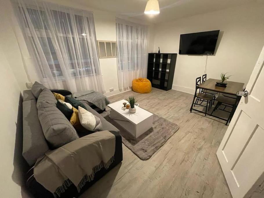 Stunning 2 Bedroom On Tower Bridge Londen Buitenkant foto