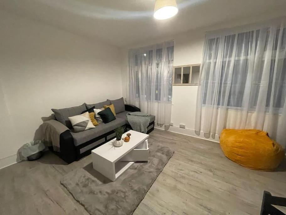 Stunning 2 Bedroom On Tower Bridge Londen Buitenkant foto
